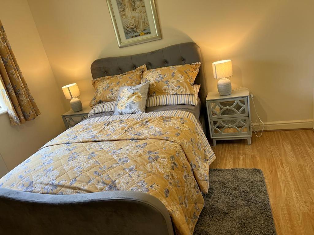 Modern Beautiful Gated Two Bed Apartment Stifford Εξωτερικό φωτογραφία