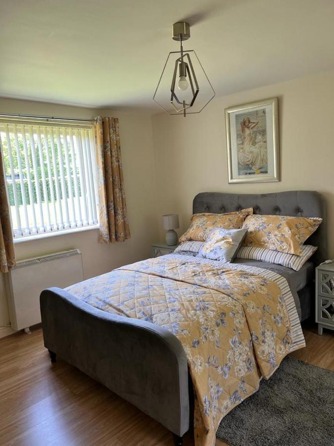 Modern Beautiful Gated Two Bed Apartment Stifford Εξωτερικό φωτογραφία