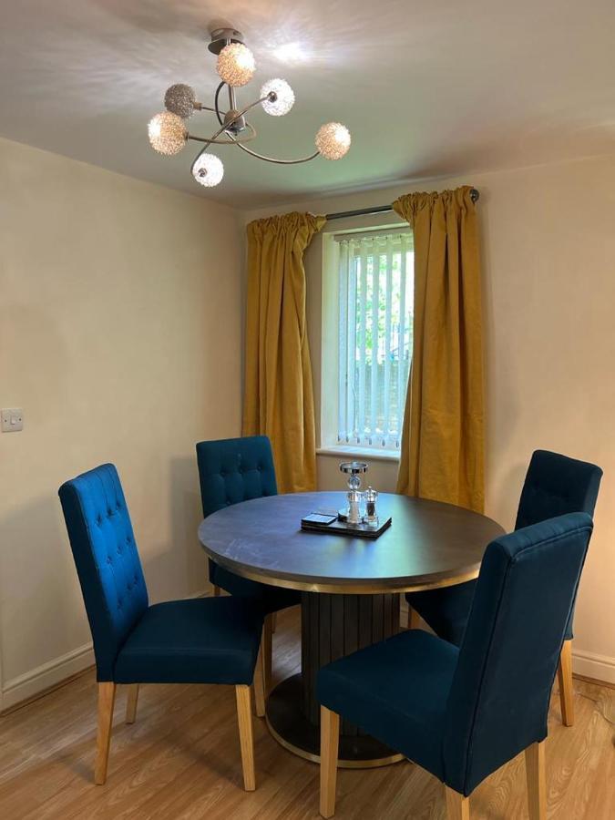 Modern Beautiful Gated Two Bed Apartment Stifford Εξωτερικό φωτογραφία