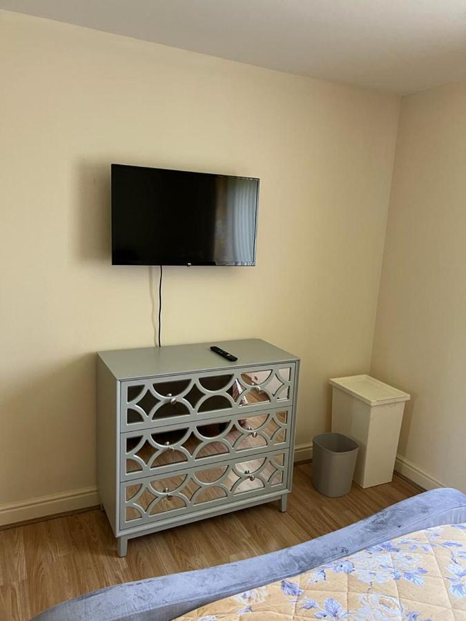Modern Beautiful Gated Two Bed Apartment Stifford Εξωτερικό φωτογραφία